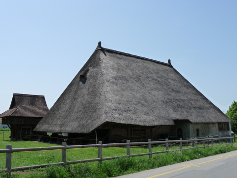 ideenset_alltag-im-mittelalter_-strohdachhaus-muhen-ortsmuseum