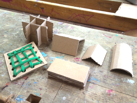 Blatt_3.1_Experimentieren-mit-Karton_Stationen-Werkstatt_Teaserbild