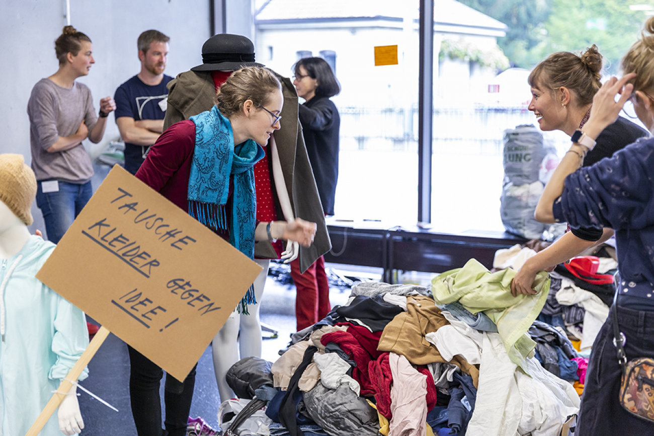 Foto des Kleider-Standes vom Berner Nachhaltigkeitstag 2019