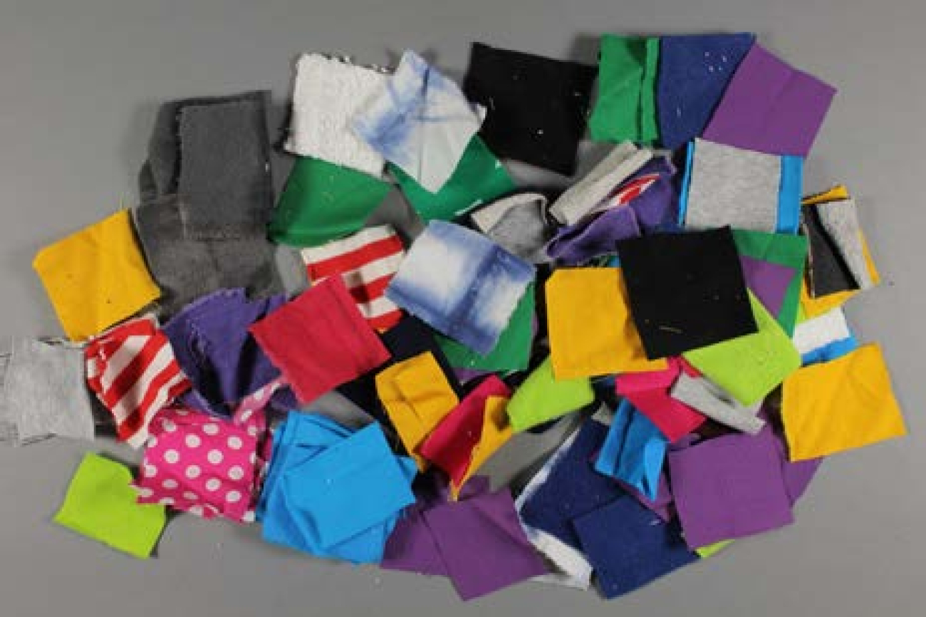 Ansammlung verschiedener Stoffmuster