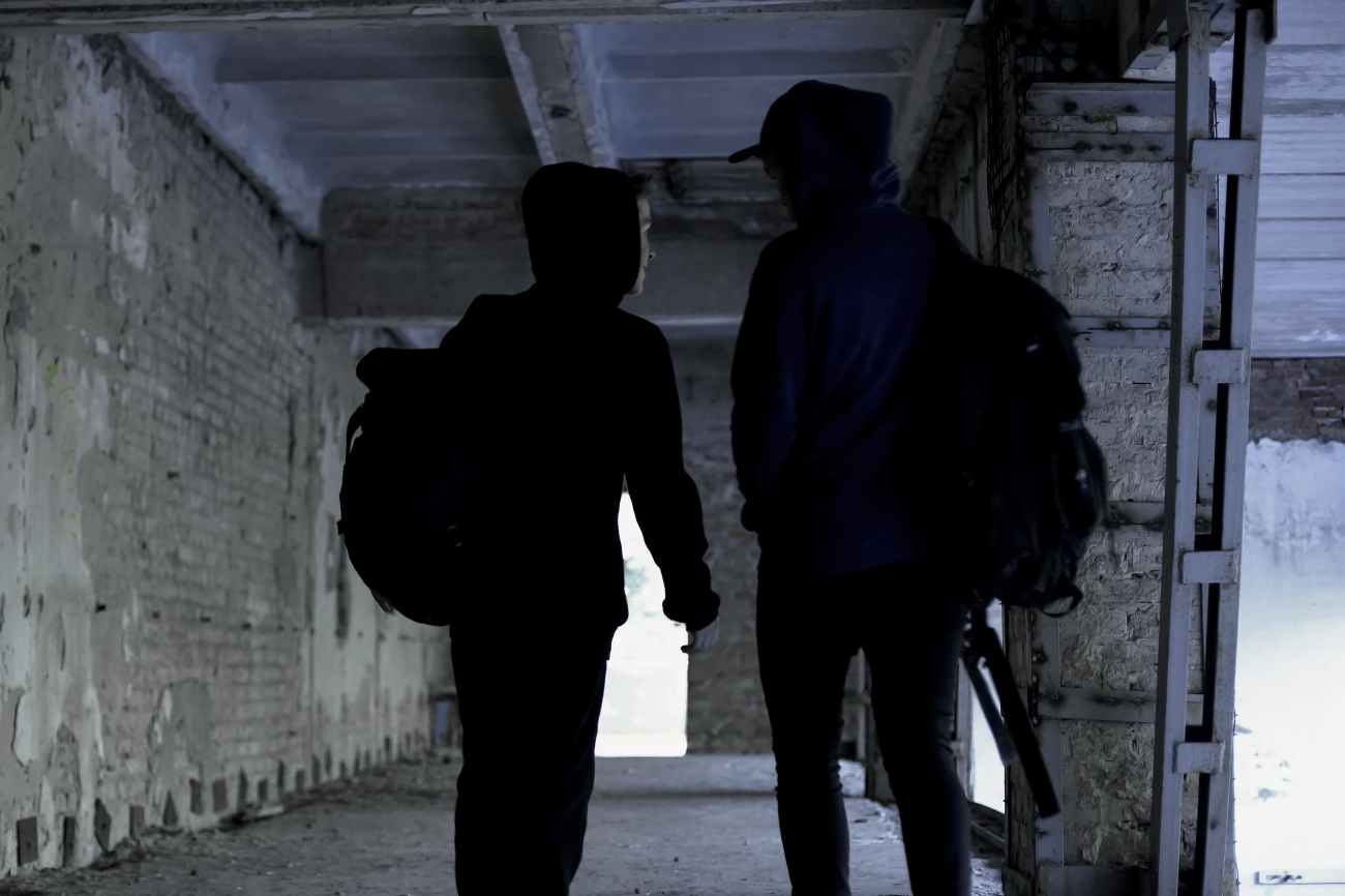 Schulabsentismus_zwei Jungen unterwegs