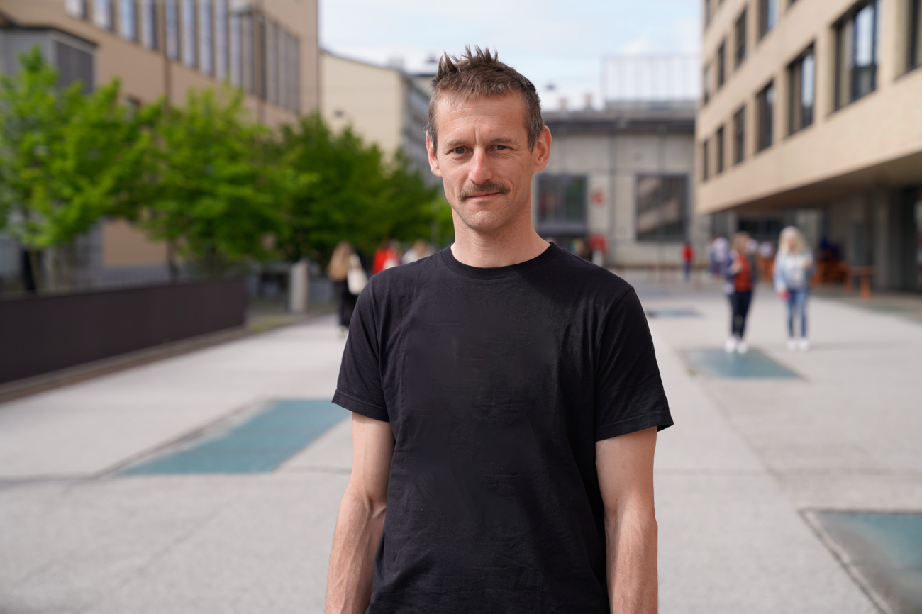 2024_IHP_Studiportraet_Adrian_Klenk_1