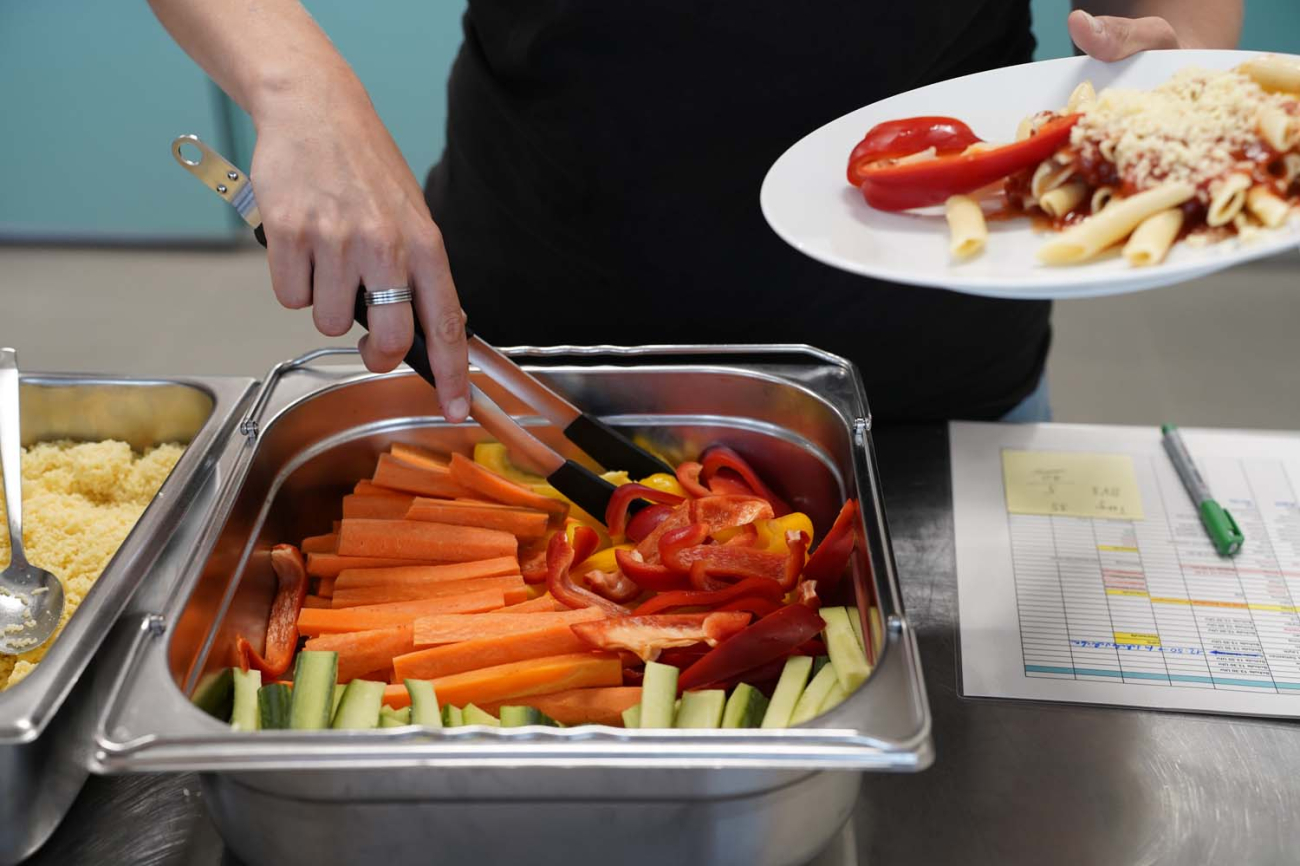 Essensausgabe Mittagstisch Tagesschule