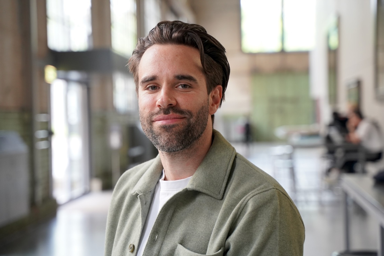 Porträtfoto von Etienne in der Fabrikstrasse 6