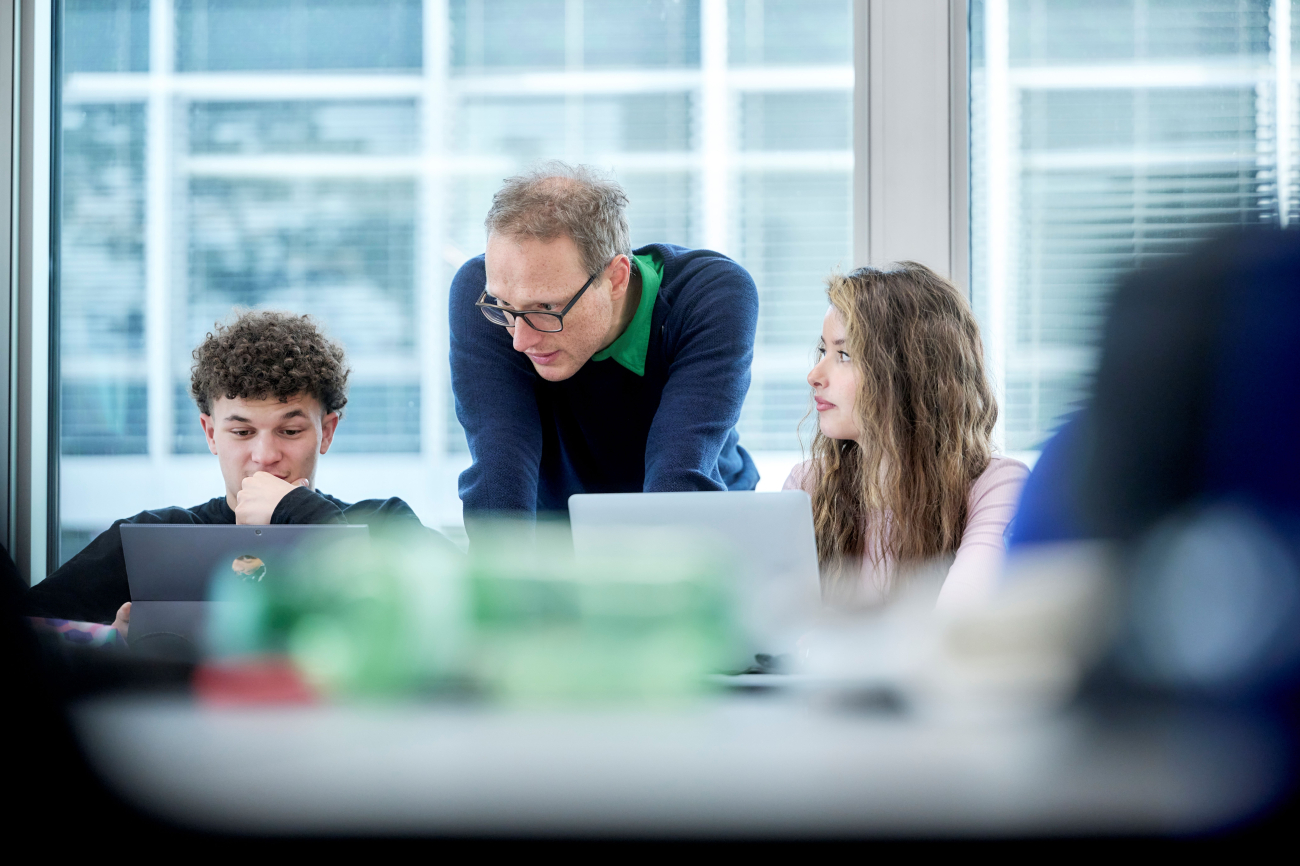 20250623_Education_polit.Bildung_mos6457