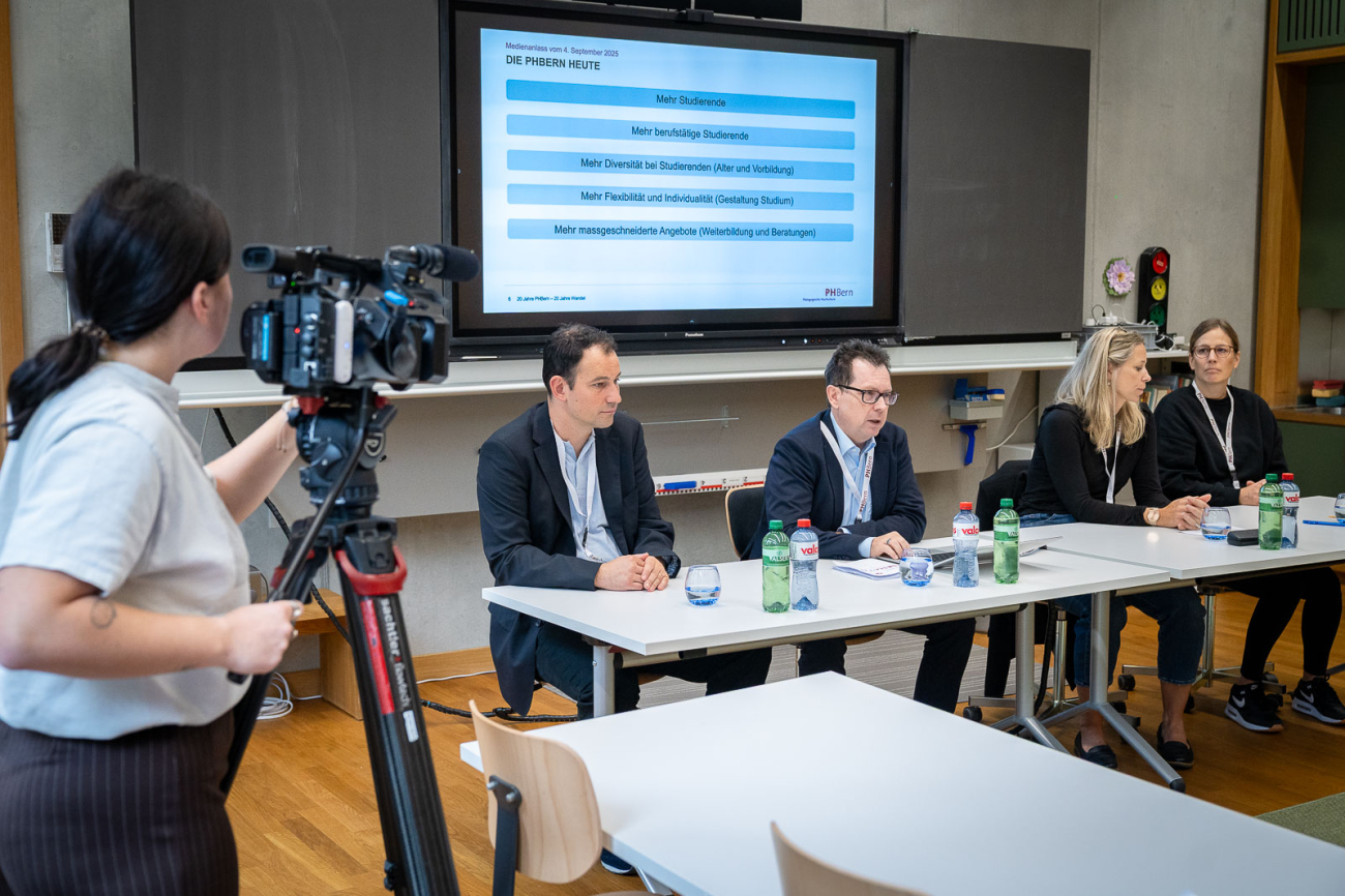 20250904_Jahresmedienanlass PHBern_Referierende im Plenum