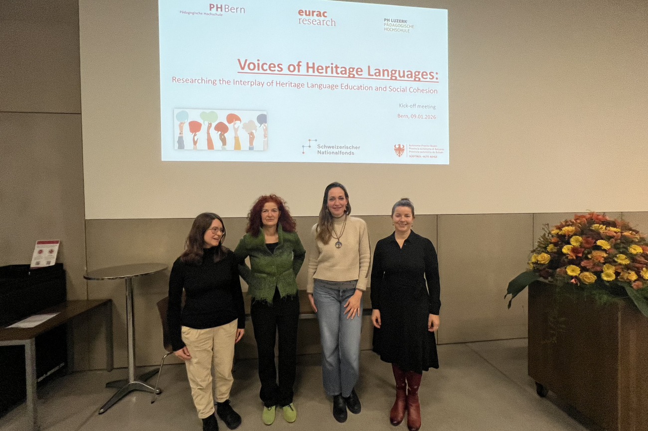 Projektauftakt «Voices of Heritage Languages» – Kooperation Südtirol und Schweiz: Johanna Mitterhofer (Eurac Research); Irene Zingg, (PHBern); Marta Guarda (Eurac Research) und Edina Krompák (PH Luzern) // Project kick-off «Voices of Heritage Languages» – Cooperation between South Tyrol and Switzerland: Johanna Mitterhofer (Eurac Research); Irene Zingg, (PHBern); Marta Guarda (Eurac Research) and Edina Krompák (PH Lucerne)