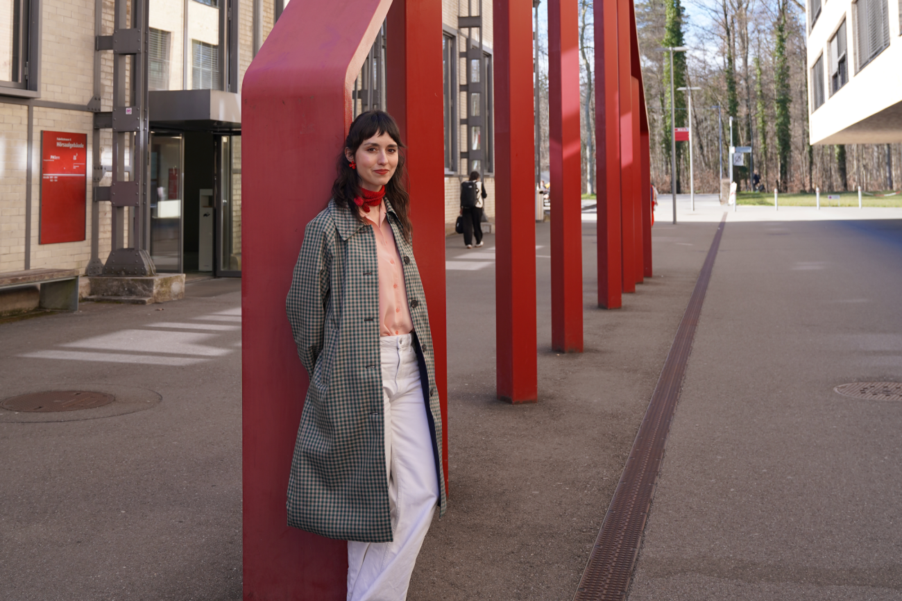 Natacha Pinheiro studiert Fachdidaktik Textiles und Technisches Gestalten - Design an der PHBern