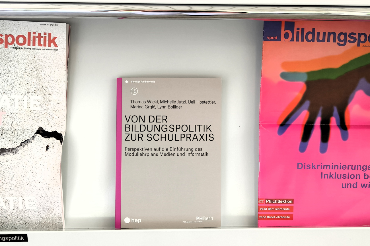 Bild vom neuen Band im Buchregal