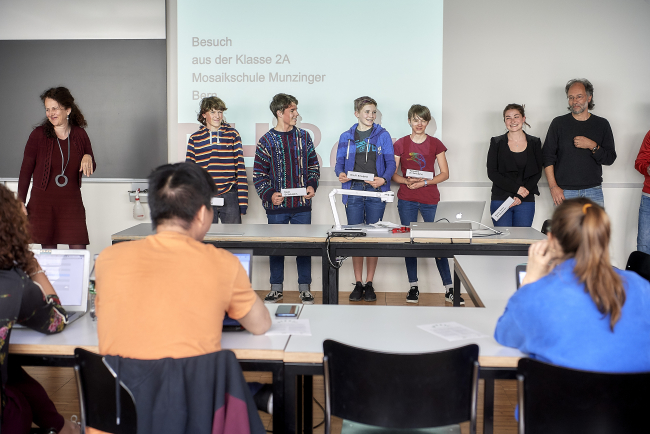Besuch einer Schulklasse in der Vorlesung