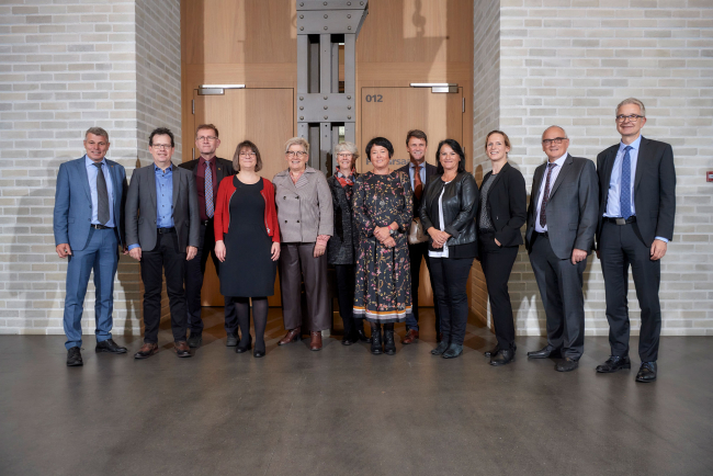 Gruppenfoto mit dem Regierungsrat Bern und dem Kader der PHBern