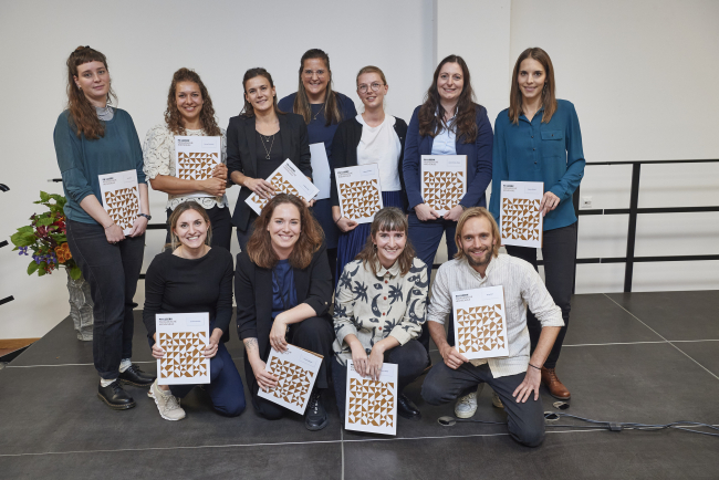 Gruppenbild der Diplomierenden Herbstsemester 2022 des Fachdidaktikmasters NMG+NE