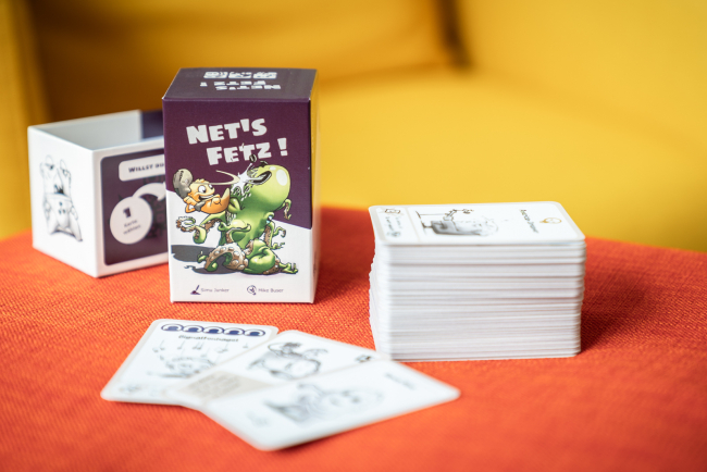 Karten und Verpackung vom Net's Fetz Kartenspiel