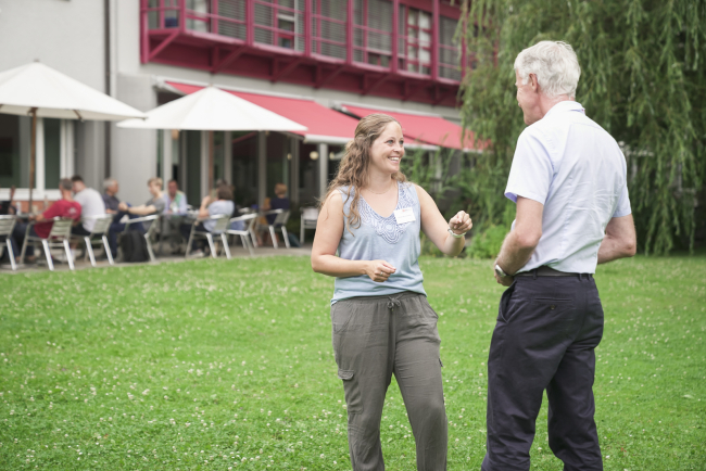 Kursteilnehmerin am Institut für Weiterbildung und Dienstleistungen