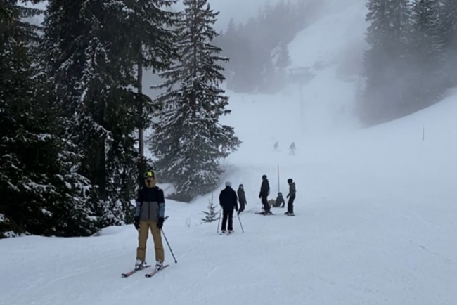 Studi-Tagebuch_Lara mit ihrer Klasse im Schnee