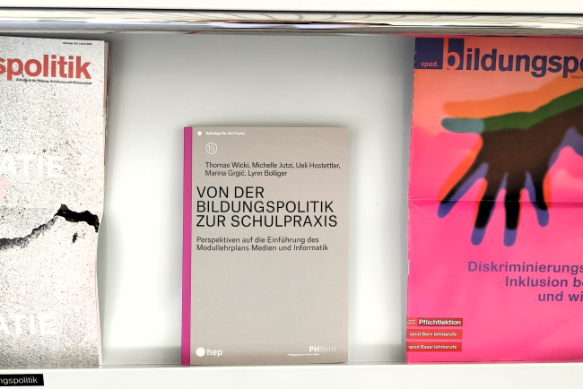 Bild vom neuen Band im Buchregal