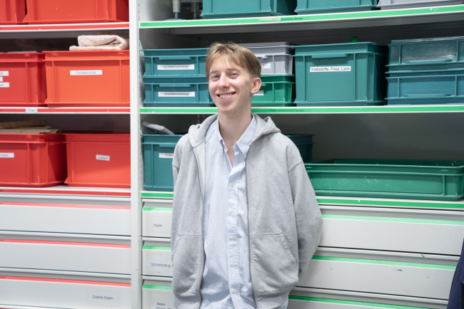 Lucas Tracey Porträt im BG-Raum