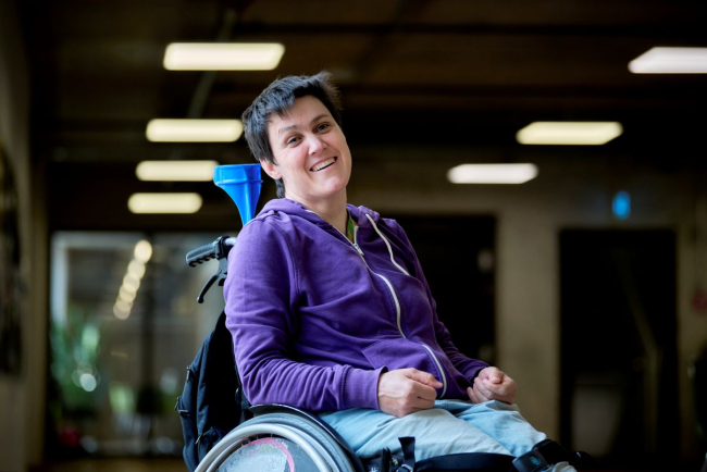 Rebekka Bhend im Rollstuhl