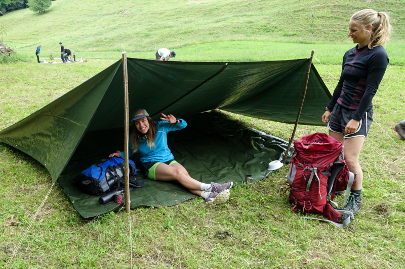 20260814_outdooreducation_is2_tarp-von-vera-sarah-rechts-stehend-bearb_web.jpg